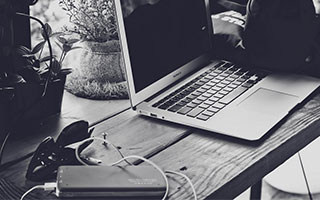 奇异果体育官方-梅开二度？永不止步！C罗“训斥”队友多向前传少回传