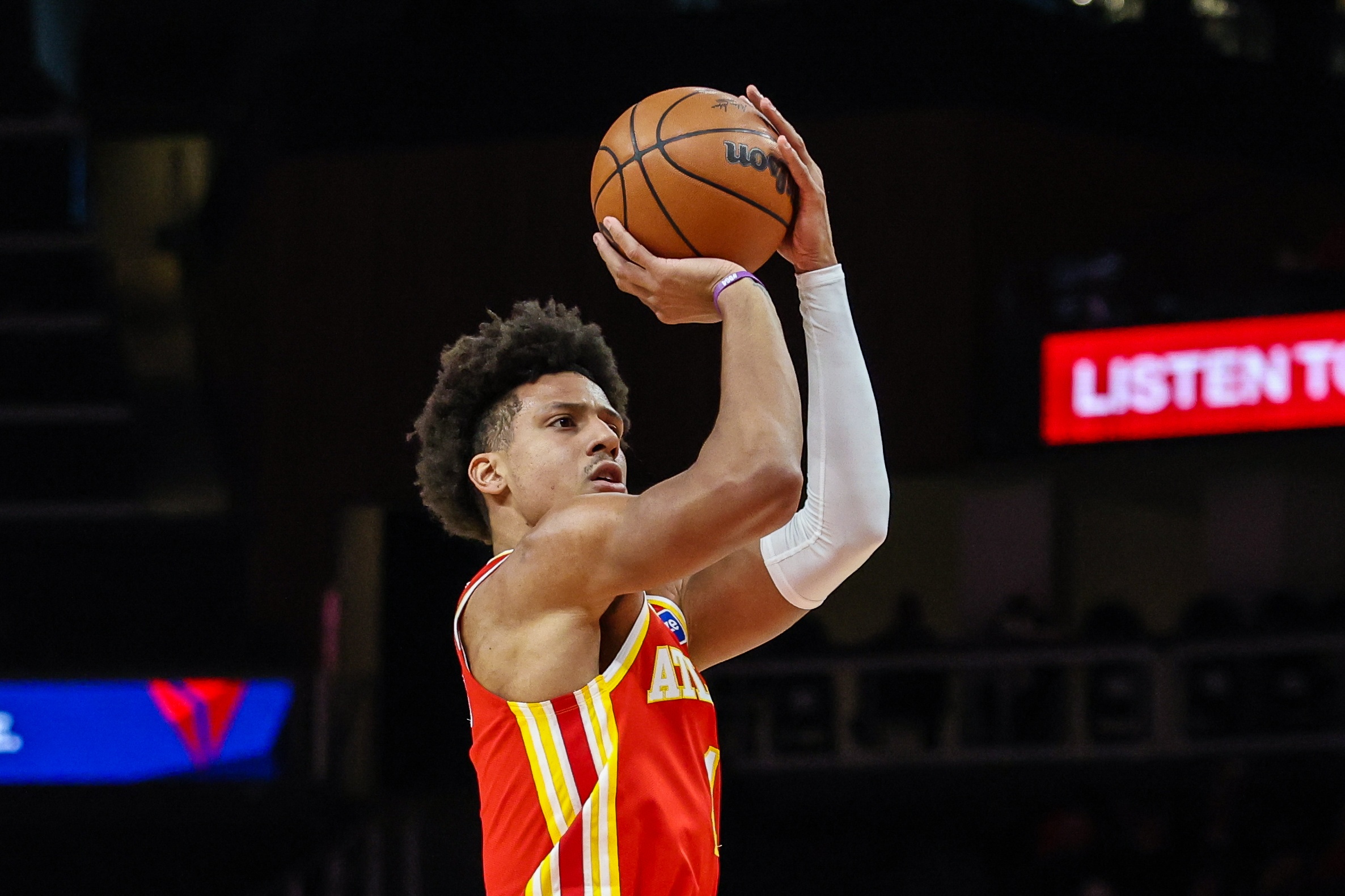 奇异果体育app-本赛季仅杰伦·约翰逊&amp;约基奇曾单场20+15+15 两人都2次做到